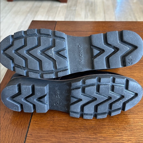 Vionic Boots - Picture 4 of 5
